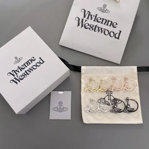 Vivienne Westwood’s beautiful hollow Saturn earrings