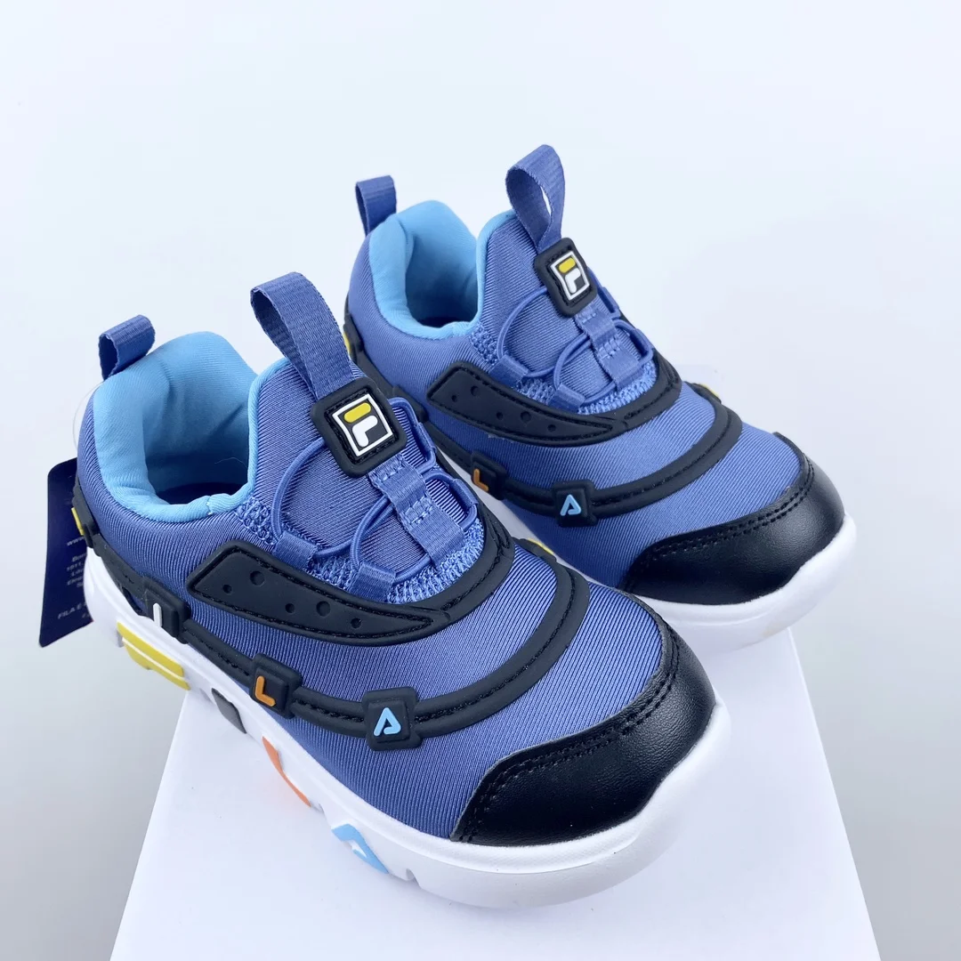 Fila caterpillar slip-on children’s shoes are light and comfortable. The slip-on design is