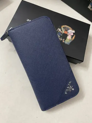 prada Wallet