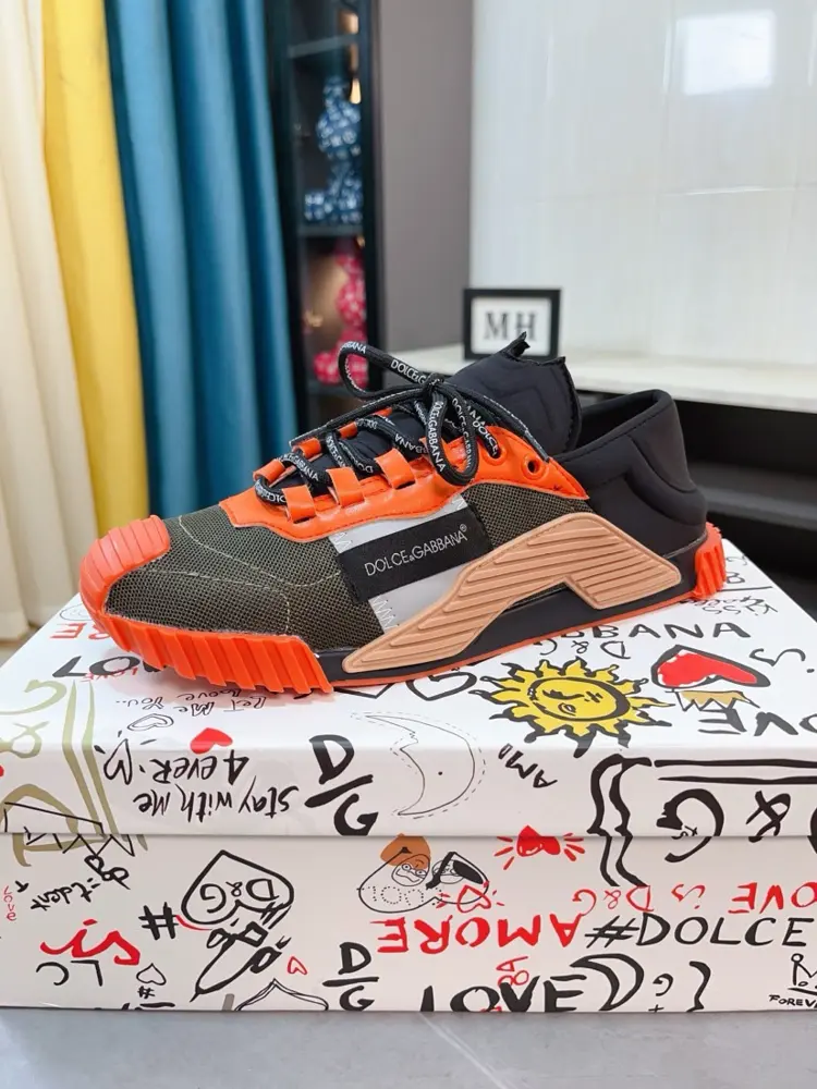 Dolce & Gabbana Dolce&Gabbana high-end men’s sports and casual shoes. Original goods from