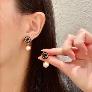 Gucci high-end stock Gucci Double G pearl stud earrings