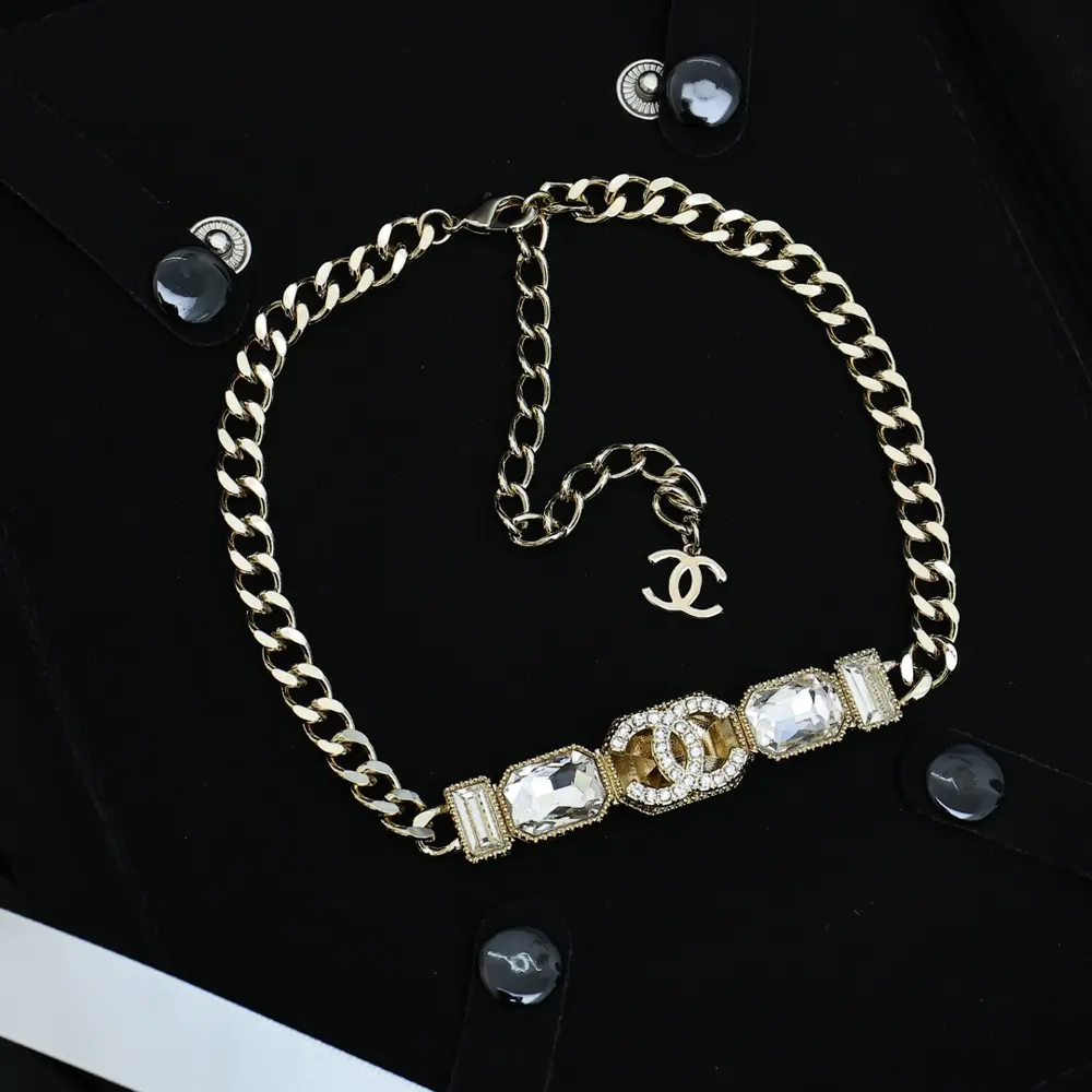 Chanel full diamond sugar cube double C necklace. Golden octagonal sugar cube full diamond
