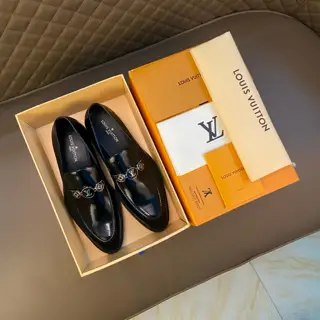 Louis Vuitton business style leather shoes