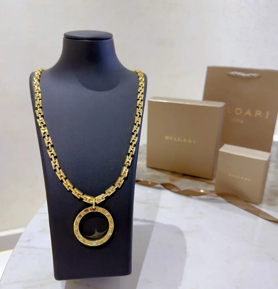 Bvlgari DIVAS’ DREAM series is in perfect condition and has invincible details. The unique