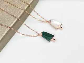 Bvlgari Popsicle Necklace My favorite white mother-of-pearl Lifelike