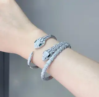 Bvlgari green eye full diamond open snake bracelet Fashion high-end boutique Luxury snake