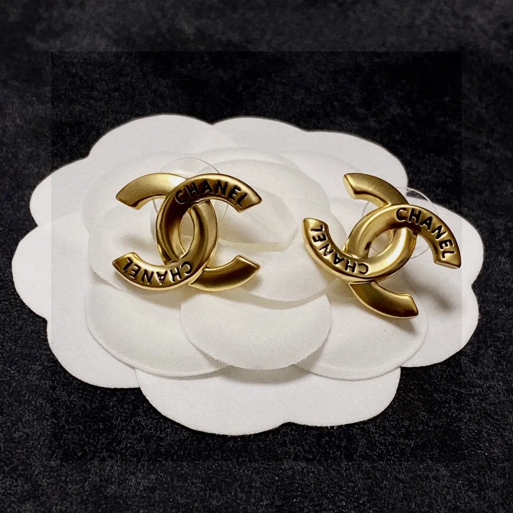 Chanel second-hand earrings