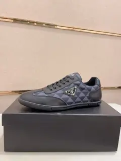 Prada casual fashion men’s shoes