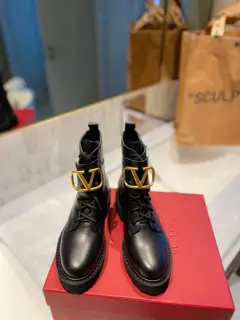 VALENTINO ͥ Heels