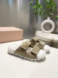 MIUMIU furry slippers