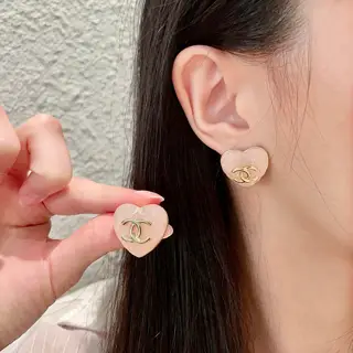 Second-hand Chanel earrings