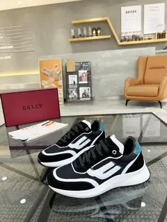BALLY sports shoes counters are selling original configuration