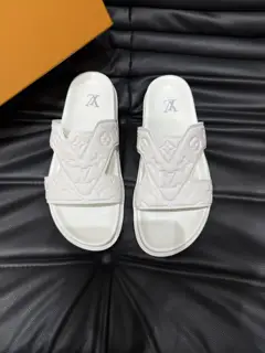Louis Vuitton slippers