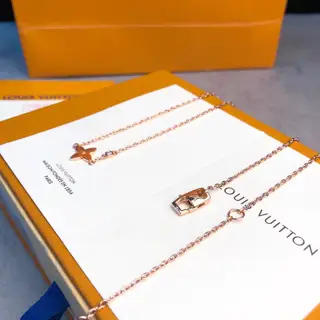 Louis Vuitton dylle Blossom necklace