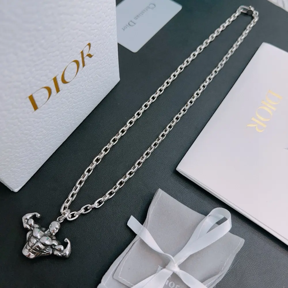 DIOR New Dior necklace Original goods New counter model