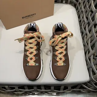 BURBERRY’s new Scoot hiking shoes | This hiking boot-inspired shoe features a pull tab and