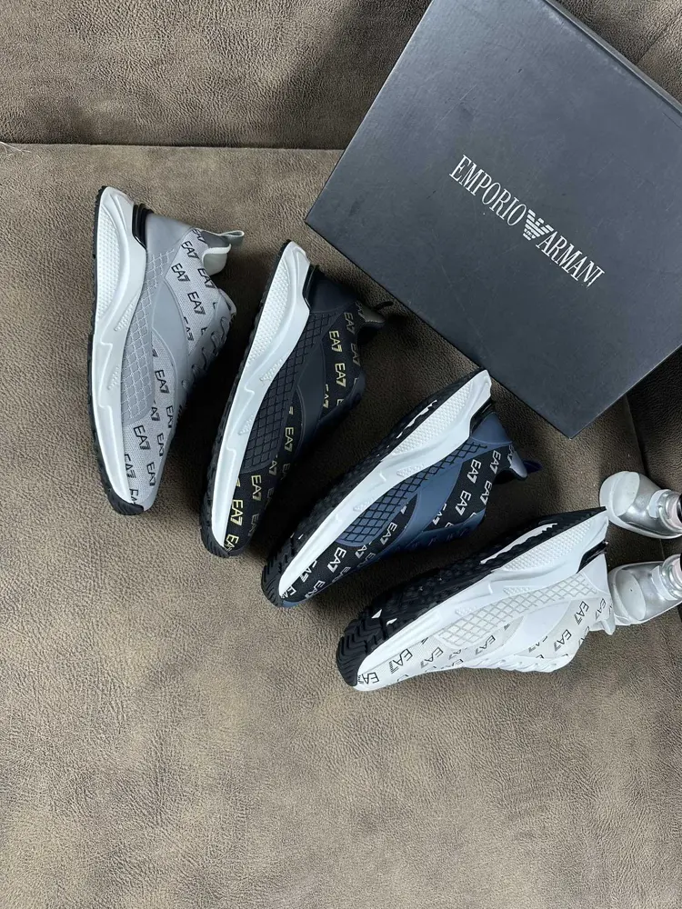 Armani 2024 new models are carefully crafted and set off the whole scene