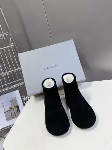 BALENCIAGA new snow boots