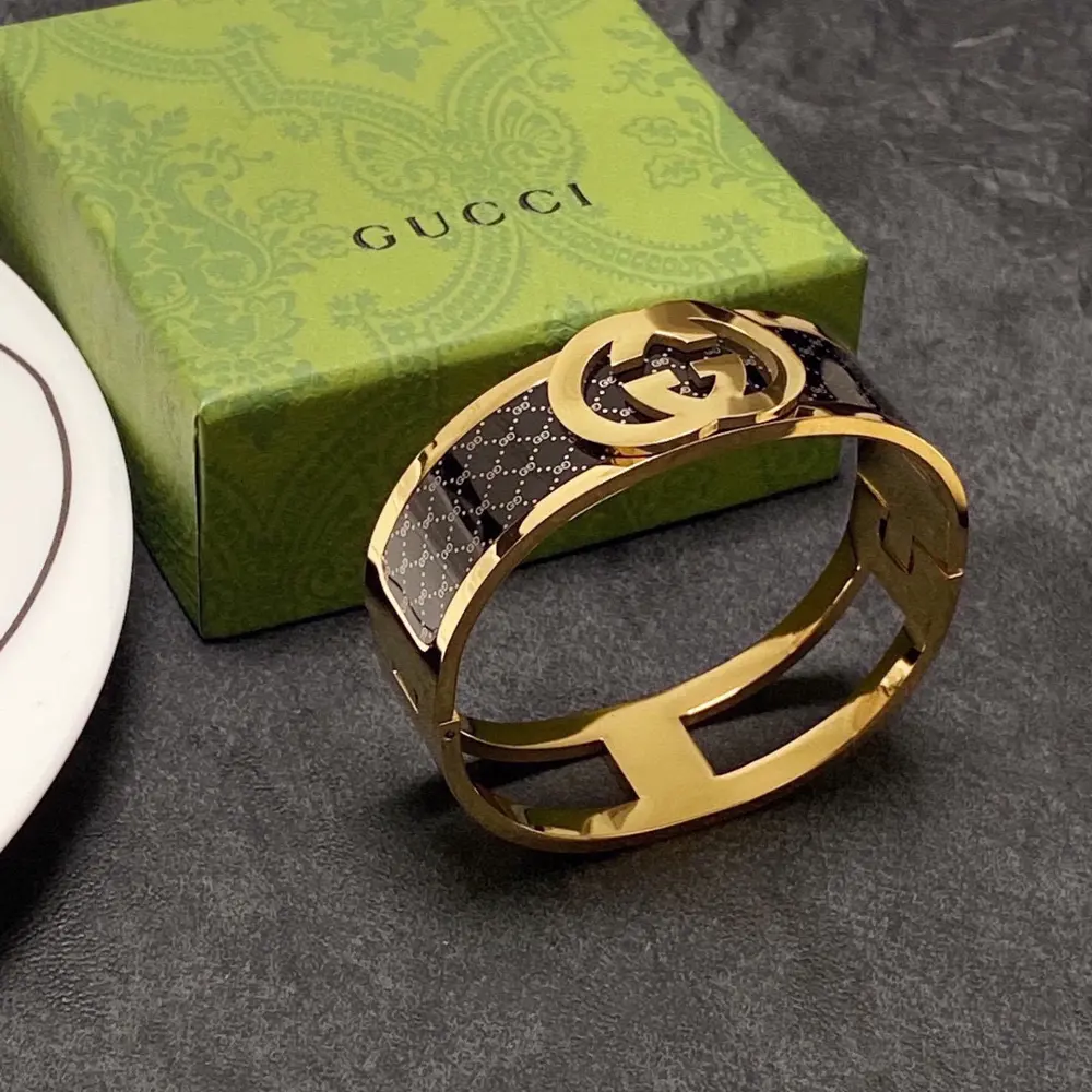 Gucci wide double G letter bracelet Super heavy bling