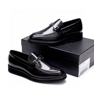 Prada leather business suit shoes are launched on the official website at the same time