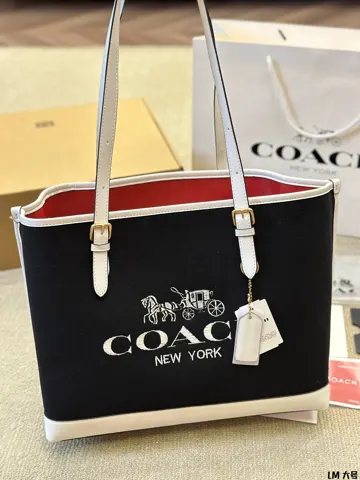 COACH Tote