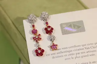 Van Cleef & Arpels flower earrings