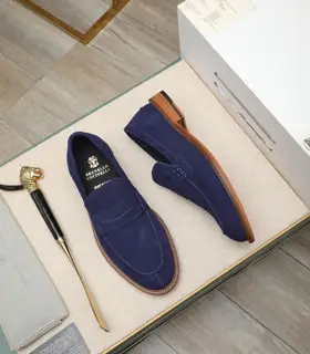 Brunello Cucinelli casual leather shoes Classic yarns inspire the sophistication and sporty