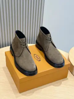 Tods cowhide men’s desert boots – top quality