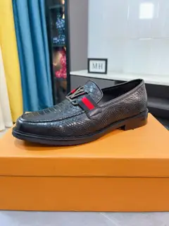 Louis Vuitton new open-edge pigskin shoes