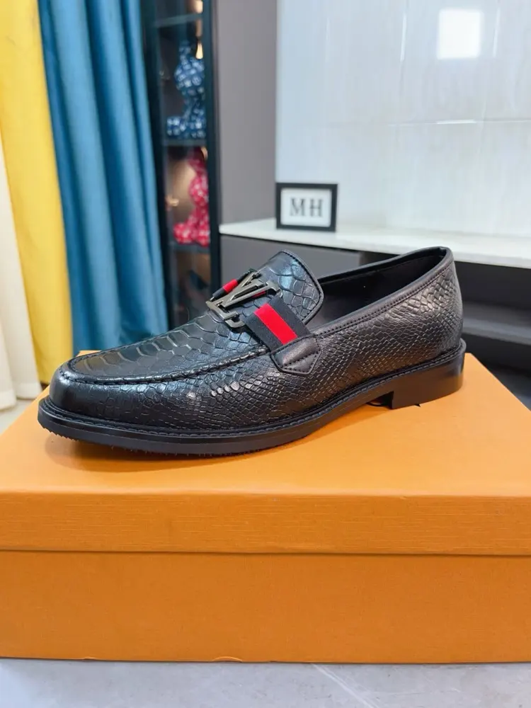 Louis Vuitton new open-edge pigskin shoes