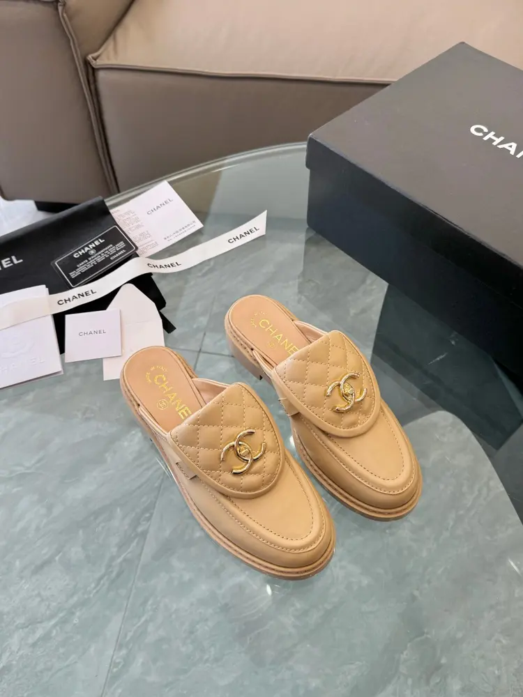 Chanel half-slippers and single shoes