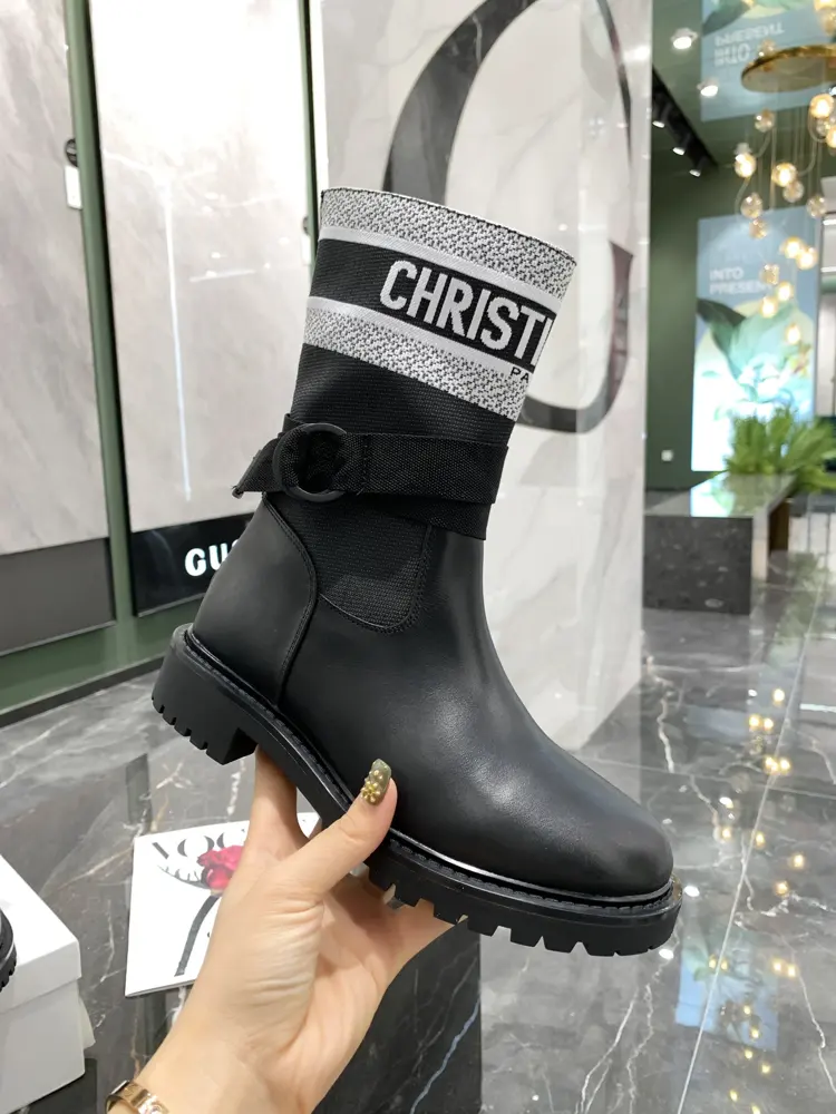 Dior’s latest autumn and winter runway model. Original 1:1. The biggest highlight of this