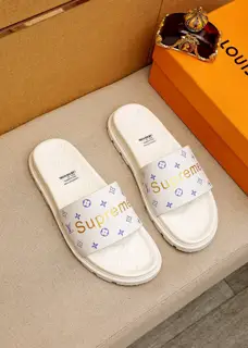 Louis Vuitton popular men’s slippers