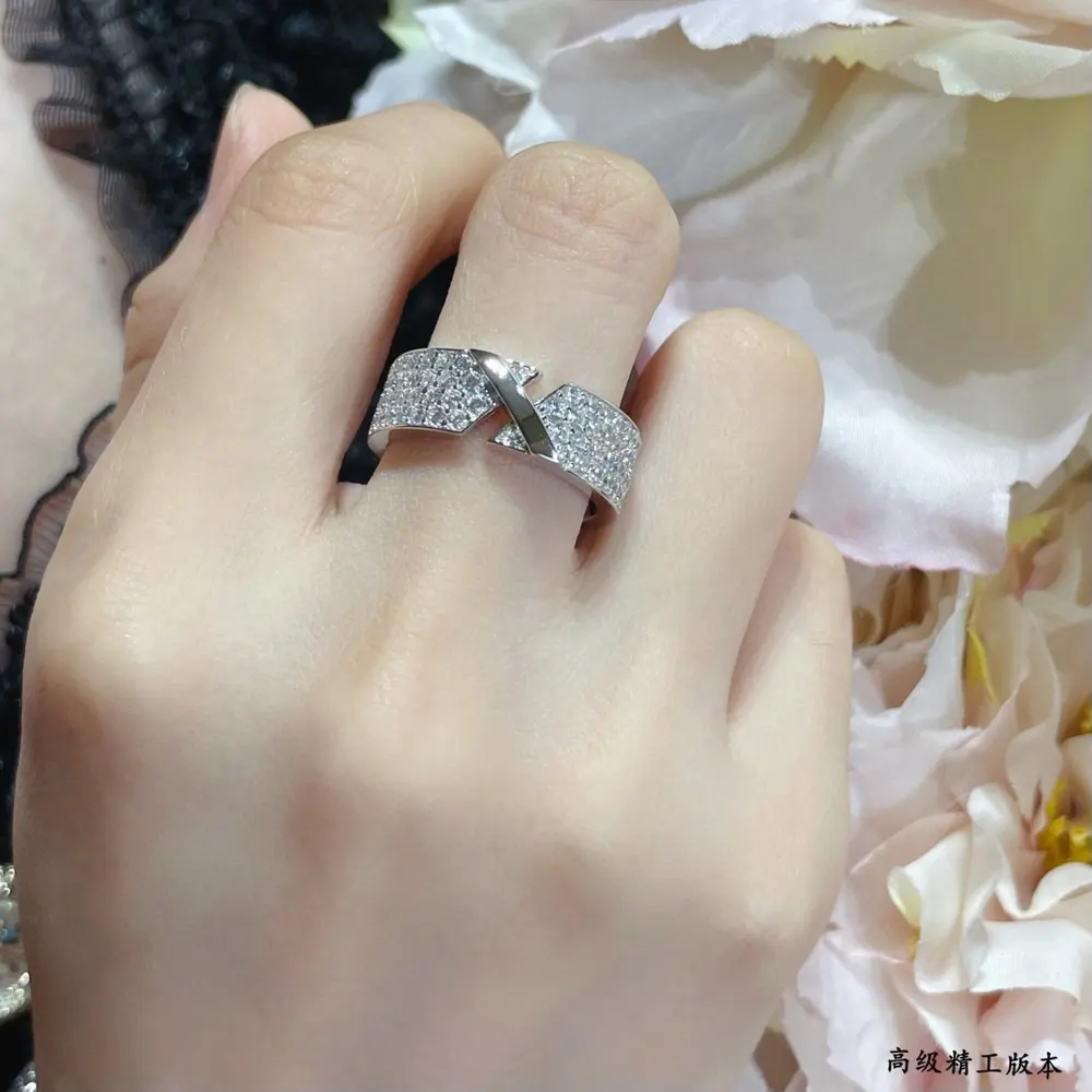 Chaumet Wide Diamond X Ring