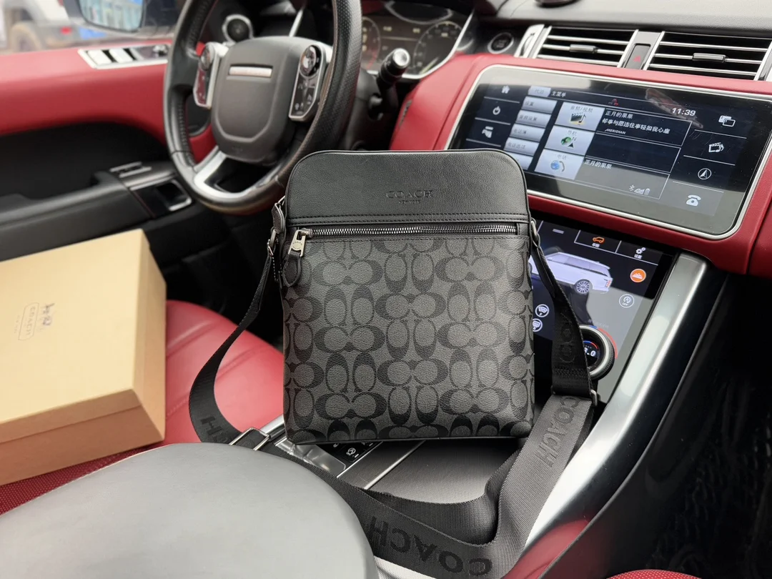 COACH Shoulder Bag