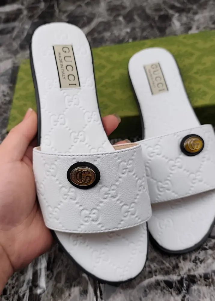 Gucci slippers