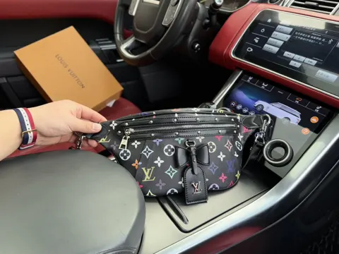 Louis Vuitton Crossbody M13660