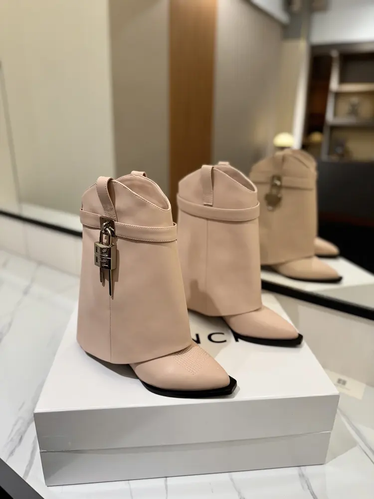 Givenchy high-heeled embroidered boots