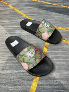 Gucci couple flip flops
