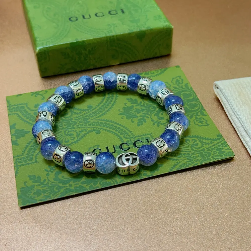 Gucci Bracelet for both men and women. The latest moonstone bracelet is of a higher grade