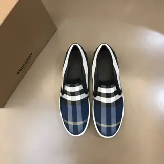 Burberry’s classic low-top sneaker for men