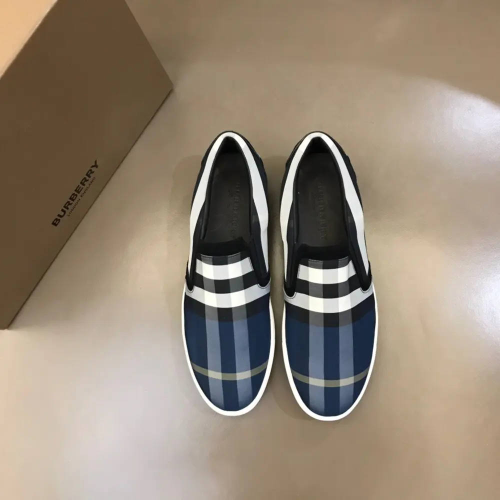 Burberry’s classic low-top sneaker for men