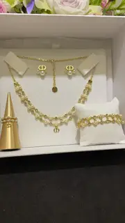 [Dior’s latest double-layer pearl necklace] consistent ZP brass material