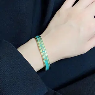Dior’s new green bracelet is both salty and sweet⭐ The same brass material with logo in the