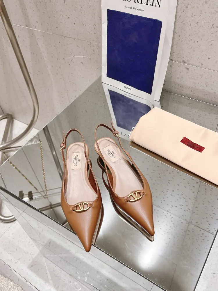 Valentino 2024SS Spring/Summer new VT metal V-buckle hollow pointed toe shoes