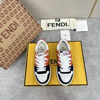 Fendi Retro Contrast Color Sneakers Fend* Match compact design sneakers with retro label on