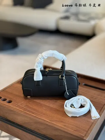 Loewe Padlock
