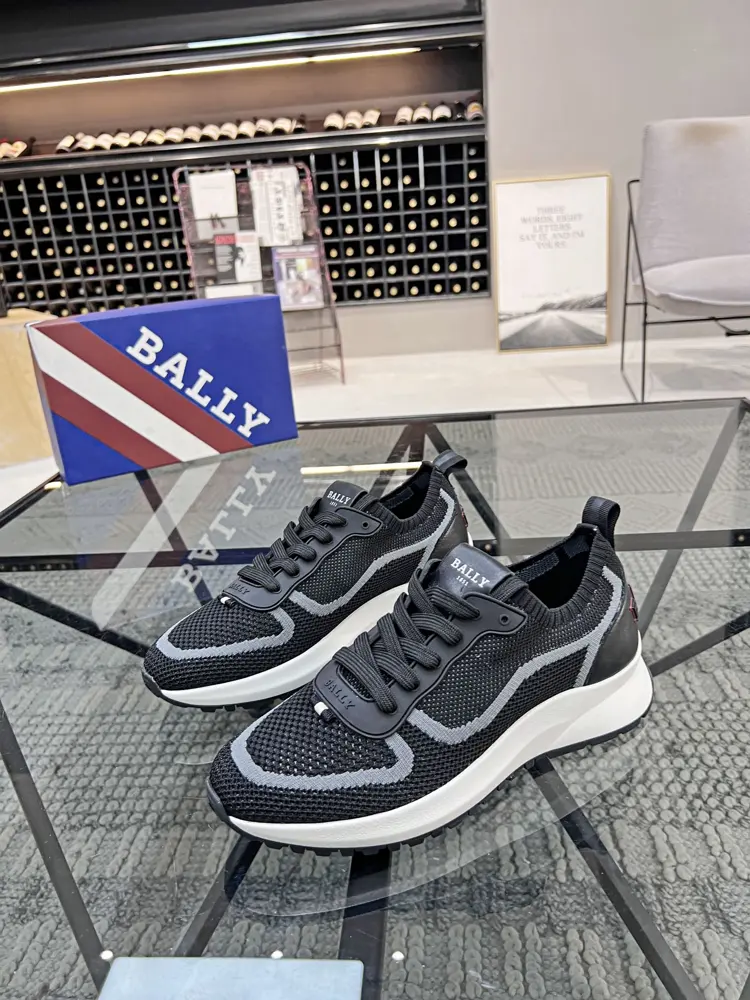 BALLY sports shoes counters are selling original configuration