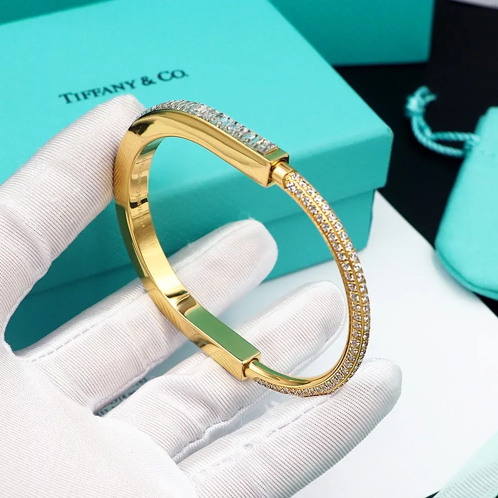The design inspiration of Tiffany Lock series comes from the power of connection and
