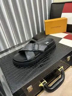 Louis Vuitton men’s slippers are now on sale at the counter
